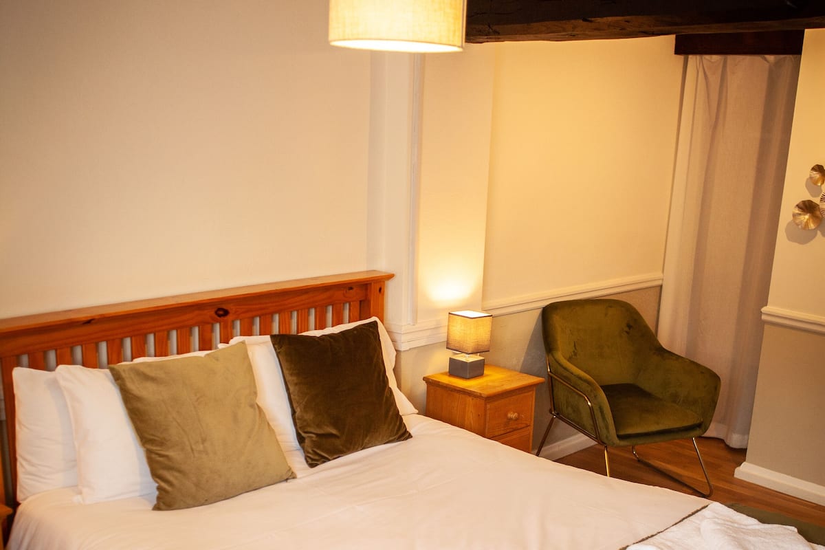 Traditional Double Room, Ensuite, Courtyard View (Hound)