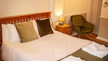 Traditional Double Room, Ensuite, Courtyard View (Hound)