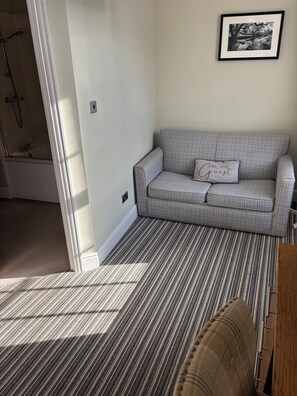 Tremannsrom, eget bad (Dale Strider) | Individuelt dekorert, individuelt innredet og skrivebord