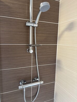 Doppelzimmer, mit Bad (The Station) | Badezimmer