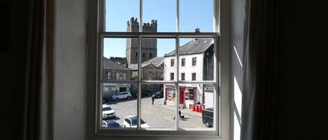 Triple Room, Ensuite (Dale Strider) | 1 bedroom, individually decorated, individually furnished, desk