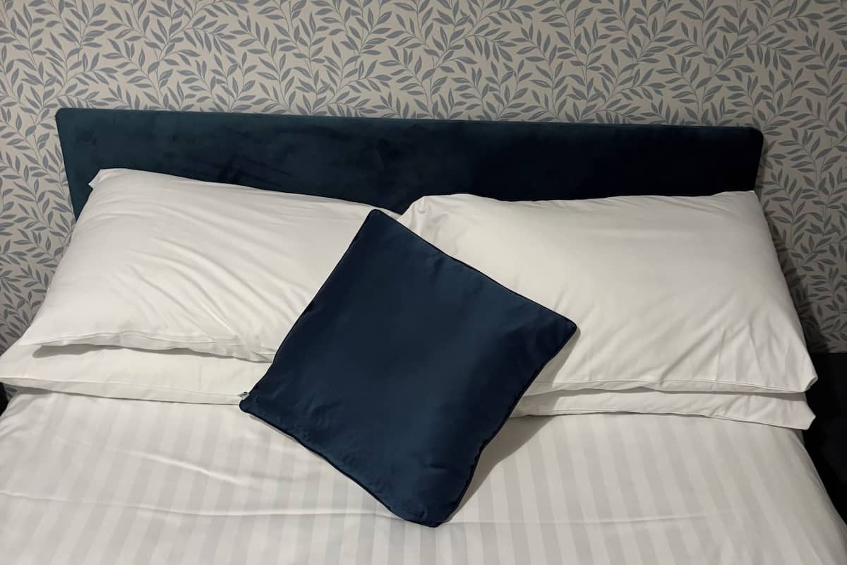 Triple Room, Ensuite (The Swale)