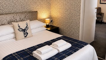 Triple Room, Ensuite (The Swale) | Desk, laptop workspace, individually decorated, individually furnished