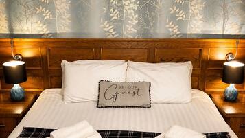 Triple Room, Ensuite (Dale Strider) | Desk, laptop workspace, individually decorated, individually furnished