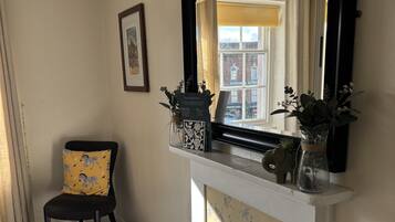 Double Room, Ensuite (The Station) | Individually decorated, individually furnished, desk, laptop workspace