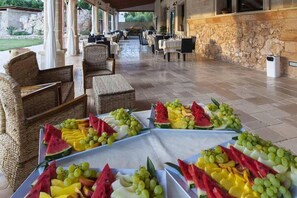Breakfast buffet - Shadak (Porto Cesareo)