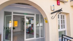 Unclassified image, 5 of 34, button - Apartaments Monjardí (Lloret de Mar)