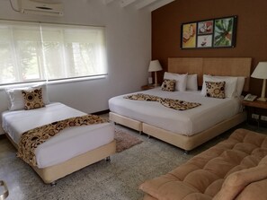 Premium Room | 1 bedroom, Frette Italian sheets, premium bedding, minibar - Hotel Aromax del Campestre (Medellín)