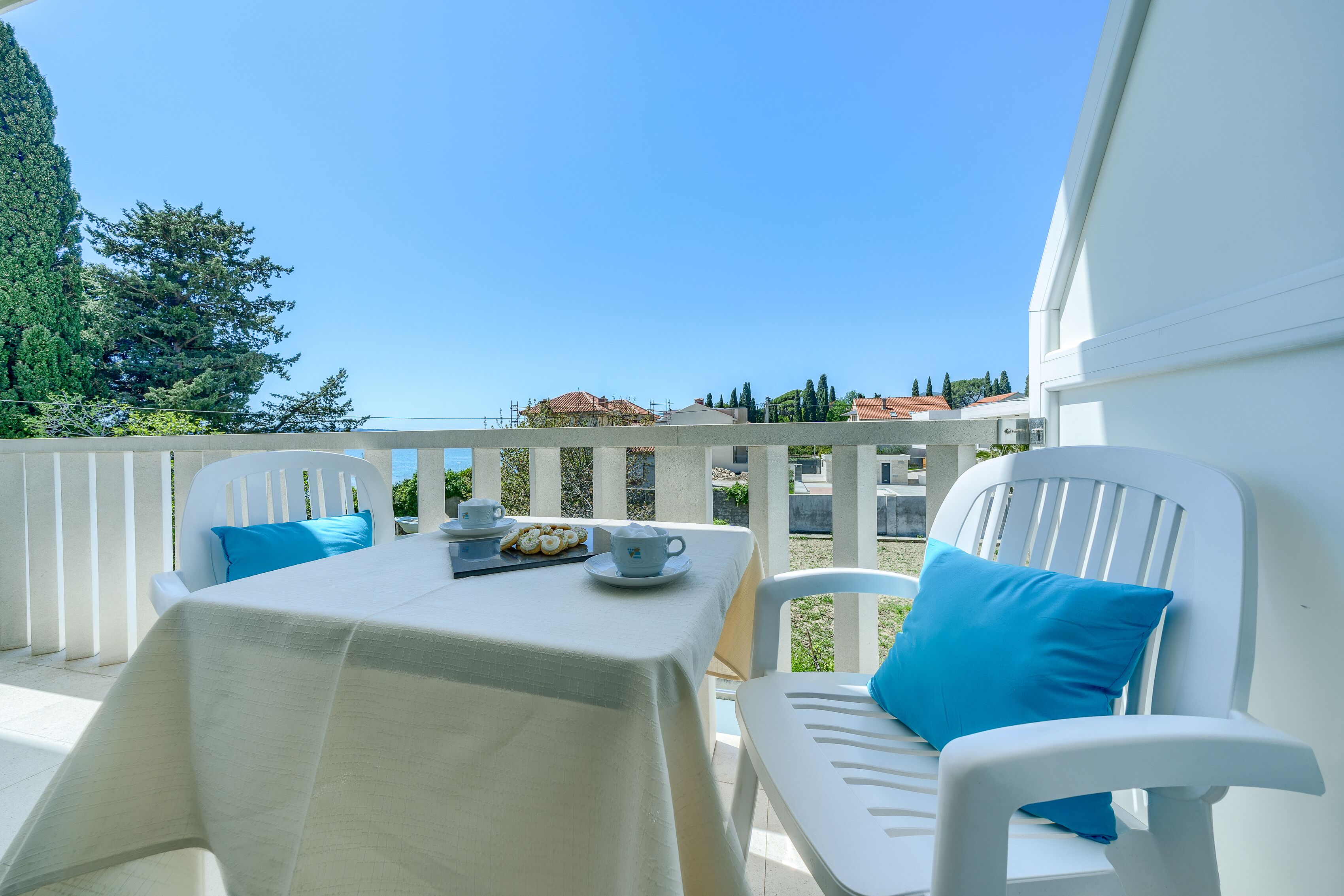 family room, terrace | minibar, in-room safe, desk, blackout curtains