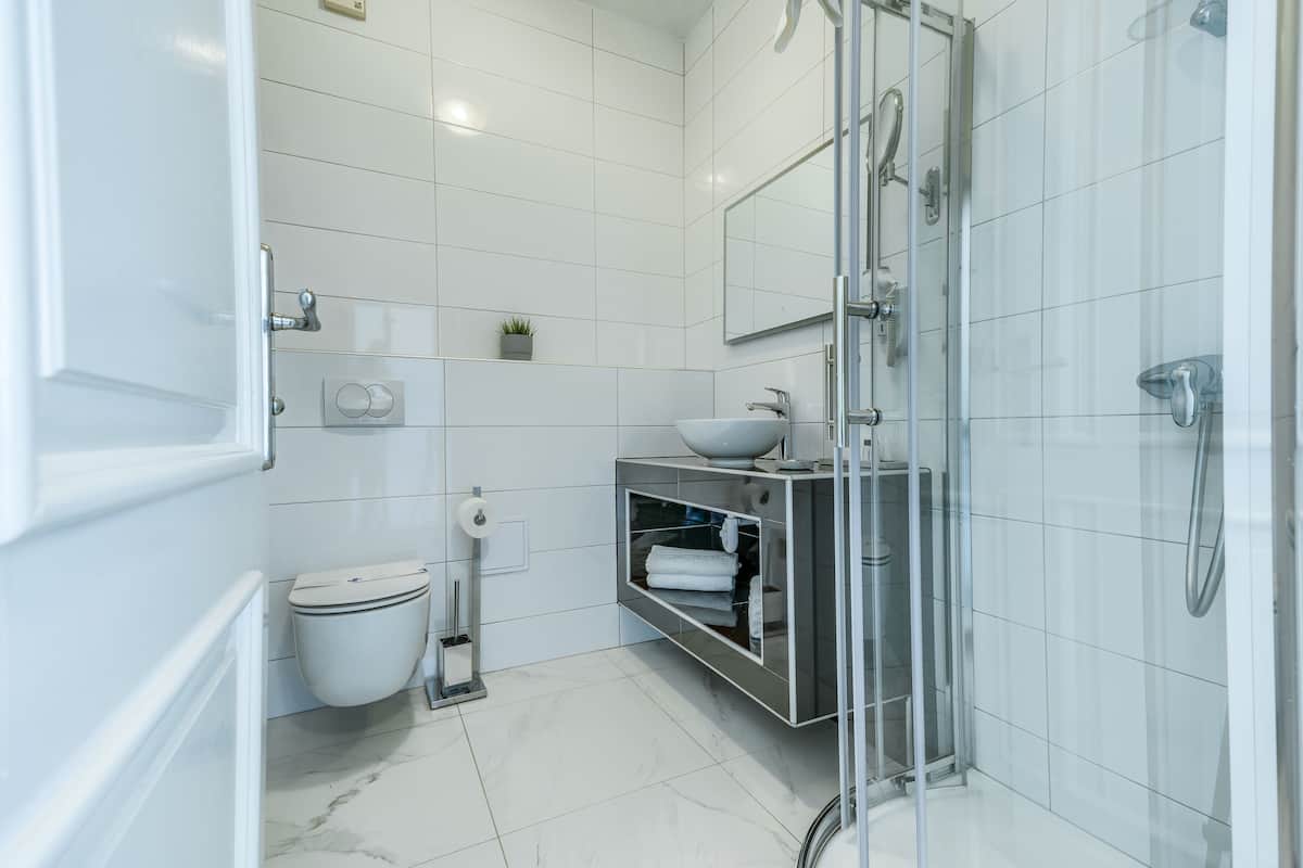 deluxe double or twin room, terrace, sea view | minibar, in-room safe, desk, blackout curtains