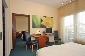 Premium bedding, pillow-top beds, minibar, individually furnished