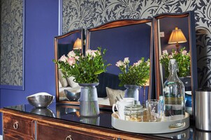 Double Room, 1 King Bed (Thistle Room) | Iron/ironing board, free WiFi, bed sheets