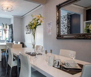 Interior detail - MJ Guest House (Cleethorpes)