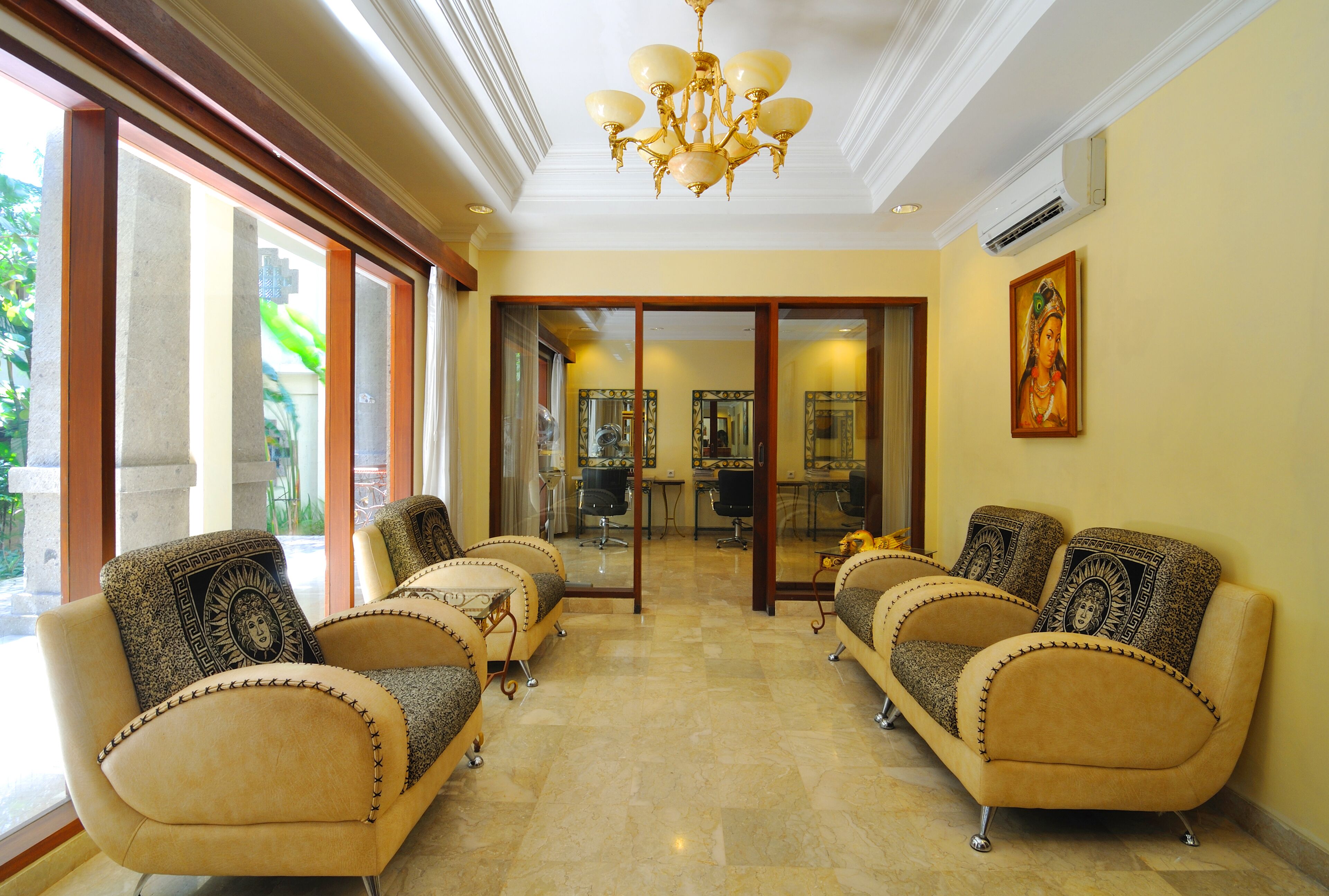 body treatments, aromatherapy, body scrubs, facials, reflexology