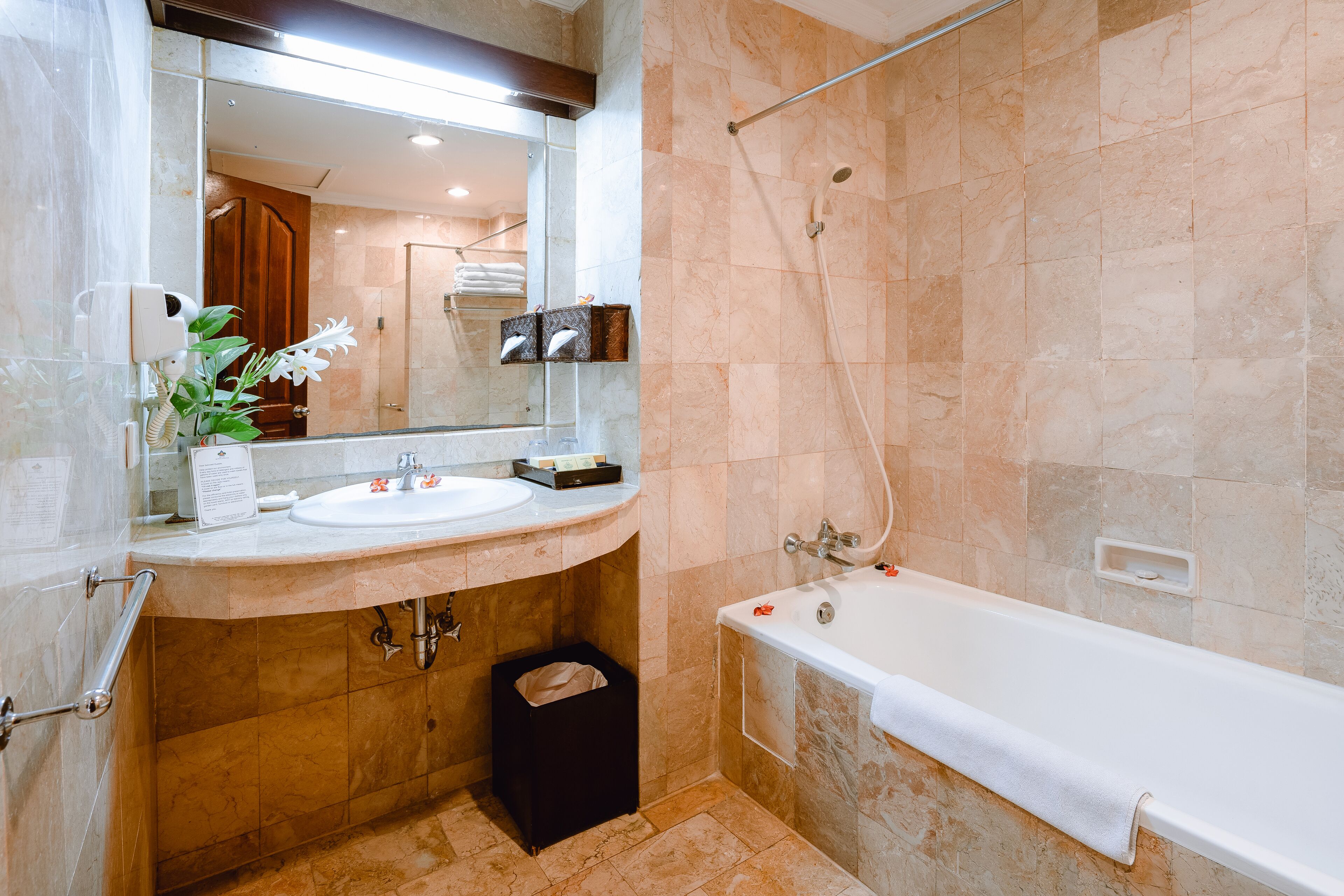 separate bathtub and shower, free toiletries, hair dryer, towels