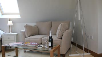 Luxury Double Room, Ensuite, Garden View (Orchard Suite)