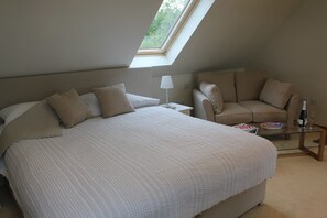 Luxury Double Room, Ensuite, Garden View (Orchard Suite) - Shakespeare's View (Stratford-upon-Avon)