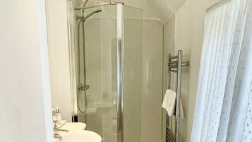 Superior Double or Twin Room, Ensuite | Bathroom