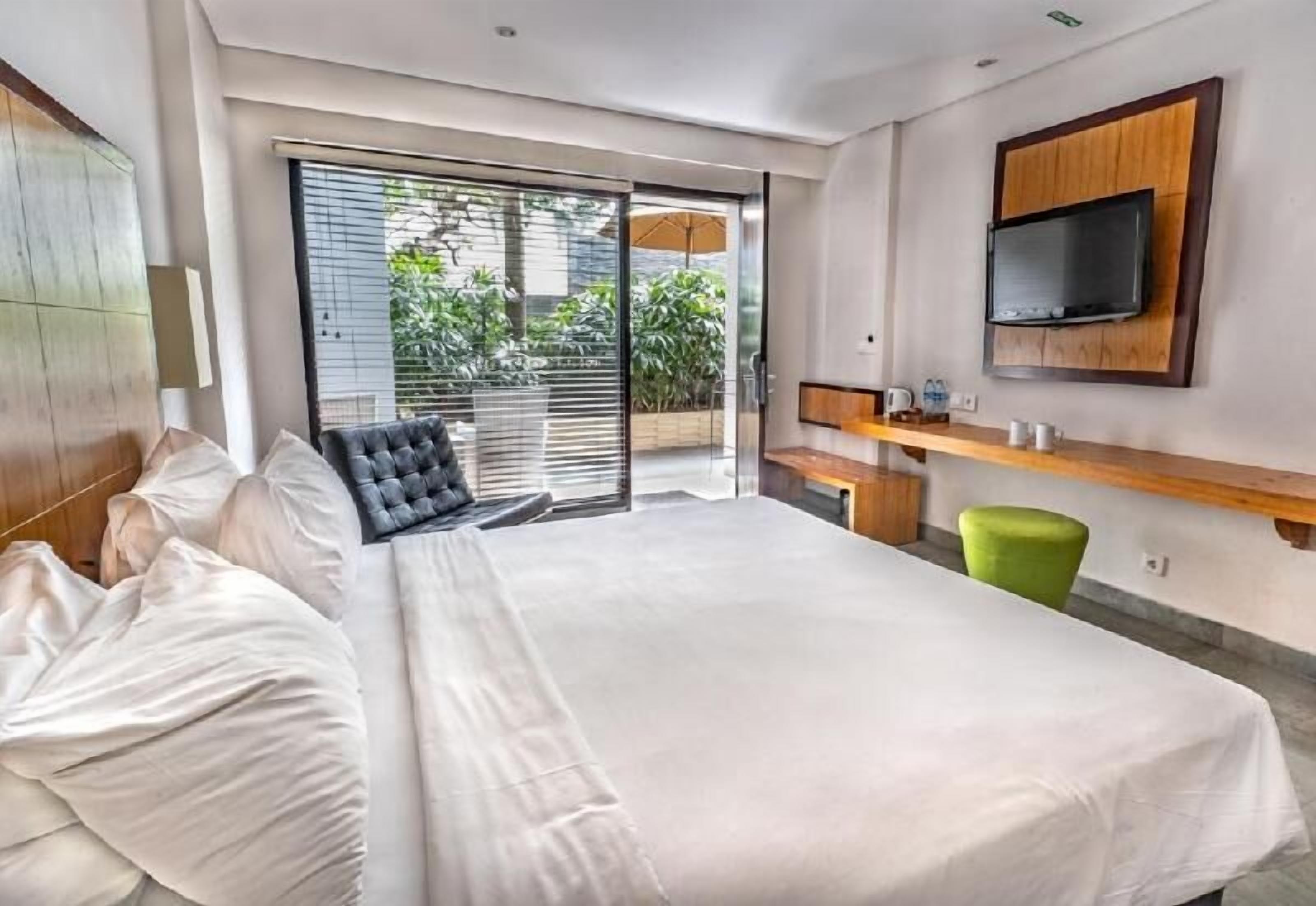 Safe på rommet, skrivebord og ekstrasenger (mot et tillegg)