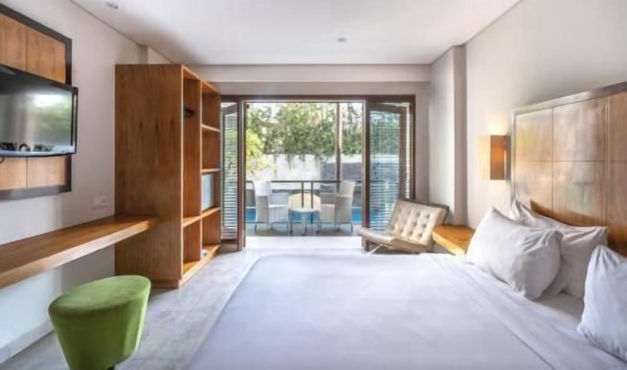 Safe på rommet, skrivebord og ekstrasenger (mot et tillegg)