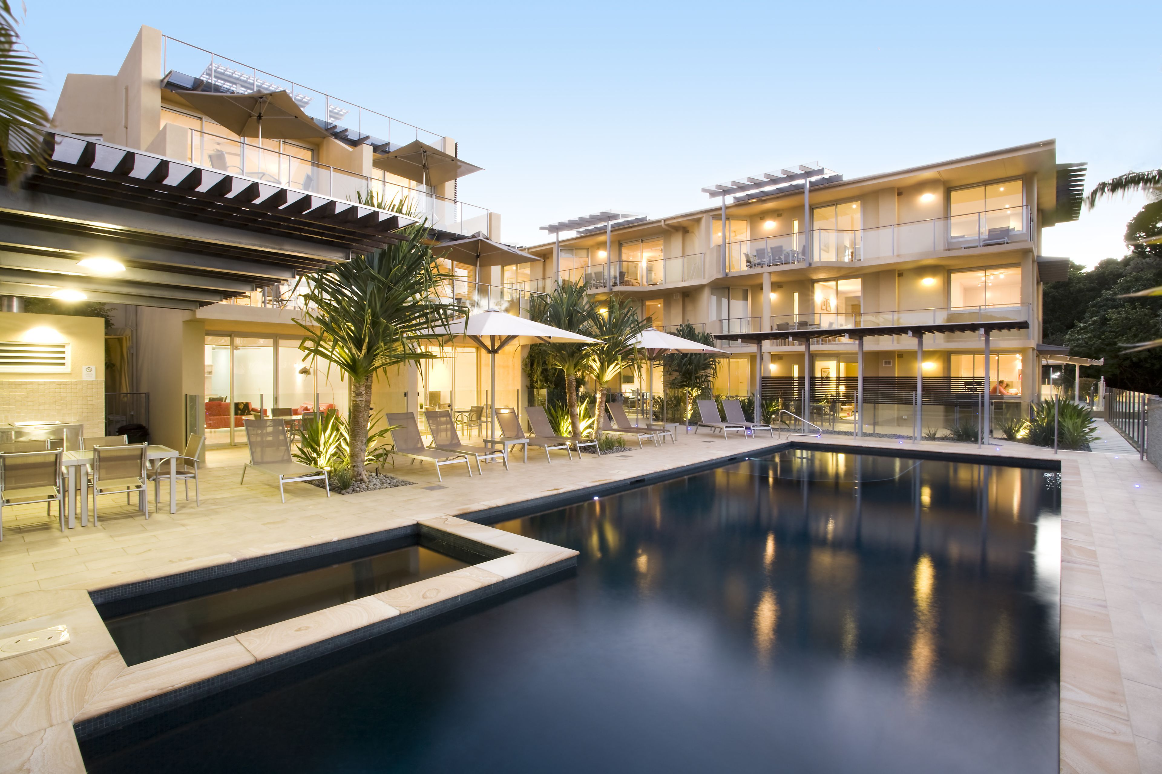 Maison Noosa Beachfront Resort — image 4