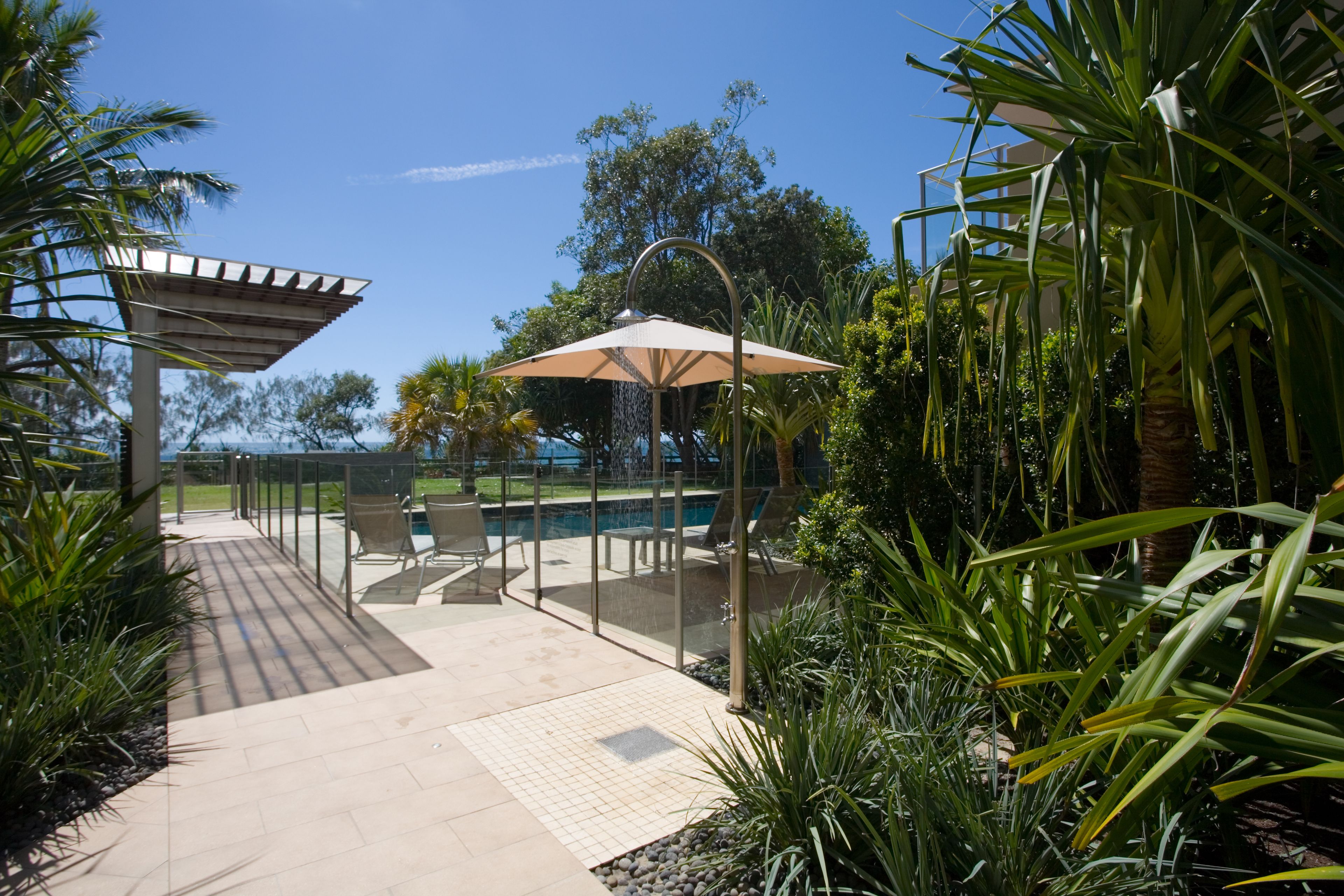 Maison Noosa Beachfront Resort — image 5
