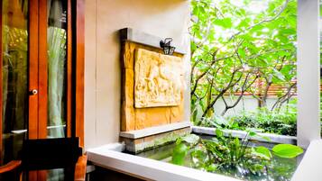 Villa Siam | Minibar, coffres-forts dans les chambres, décoration personnalisée