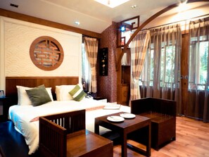 Villa China | Bar mini, peti besi dalam bilik, dihias secara berasingan 