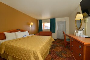 Desk, free WiFi, bed sheets, alarm clocks - Americas Best Value Inn Santa Rosa, NM (Santa Rosa)