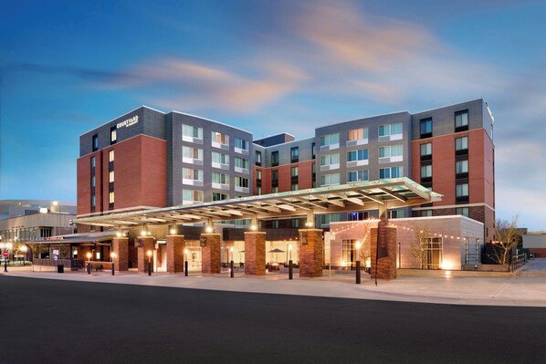 Exterior - Courtyard by Marriott Lincoln Downtown (Lincoln)