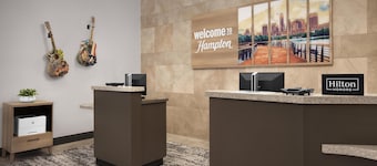 Hampton Inn & Suites Austin @ The University / Capitol