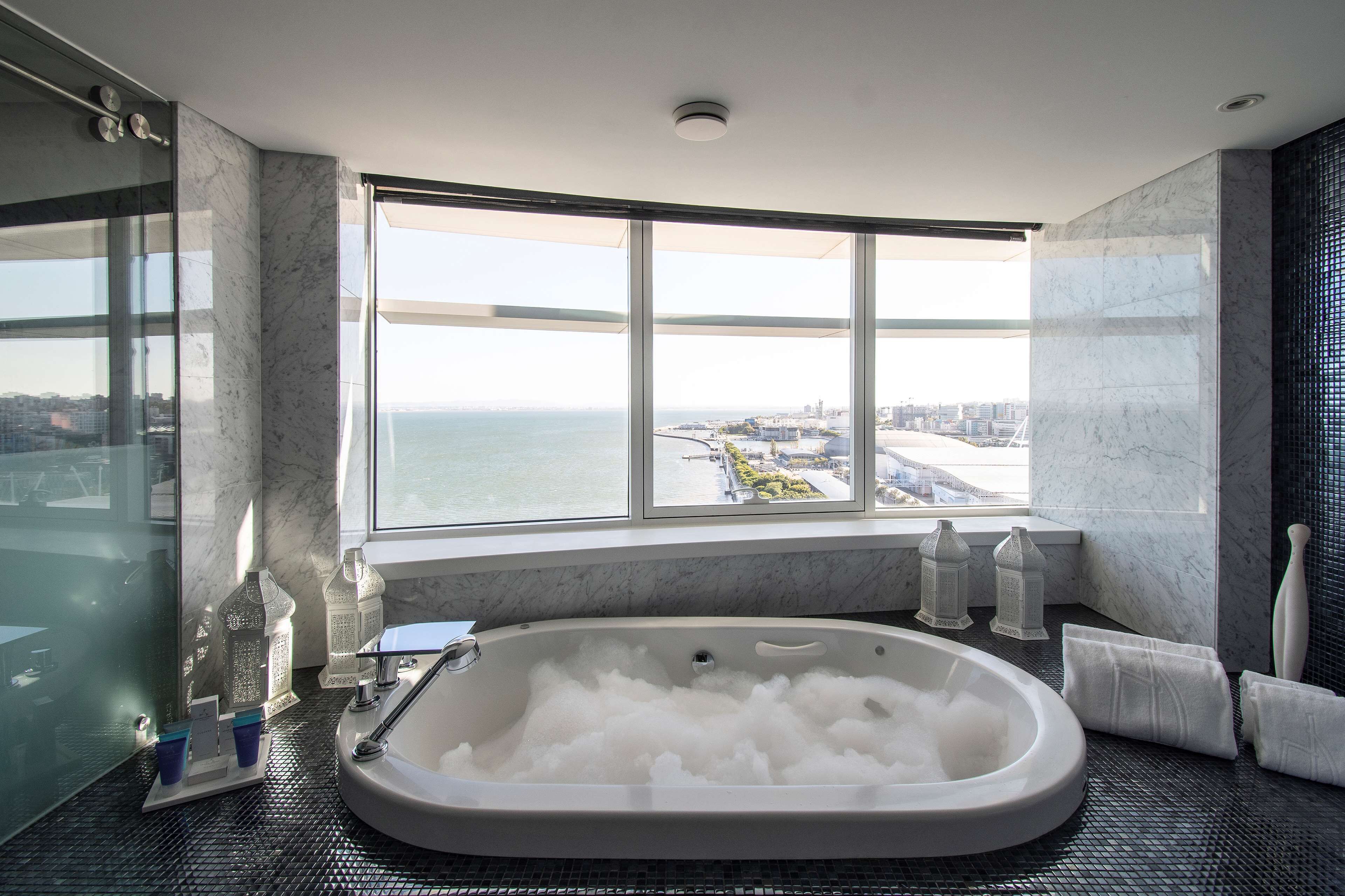 couples treatment room(s), sauna, steam room, turkish bath/hammam