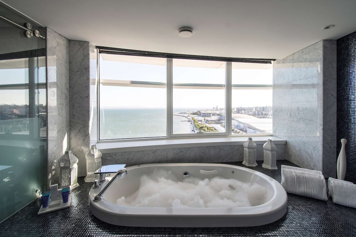 couples treatment room(s), sauna, steam room, turkish bath/hammam