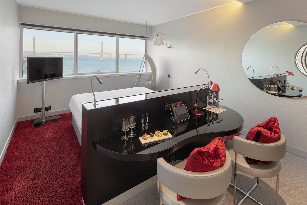 Premium bedding, minibar, in-room safe, desk