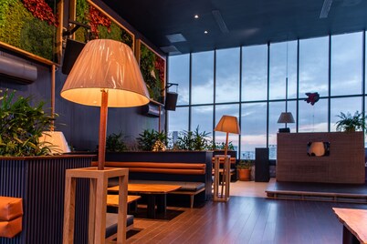 Weston Suites & Hotel