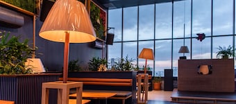 Weston Suites & Hotel