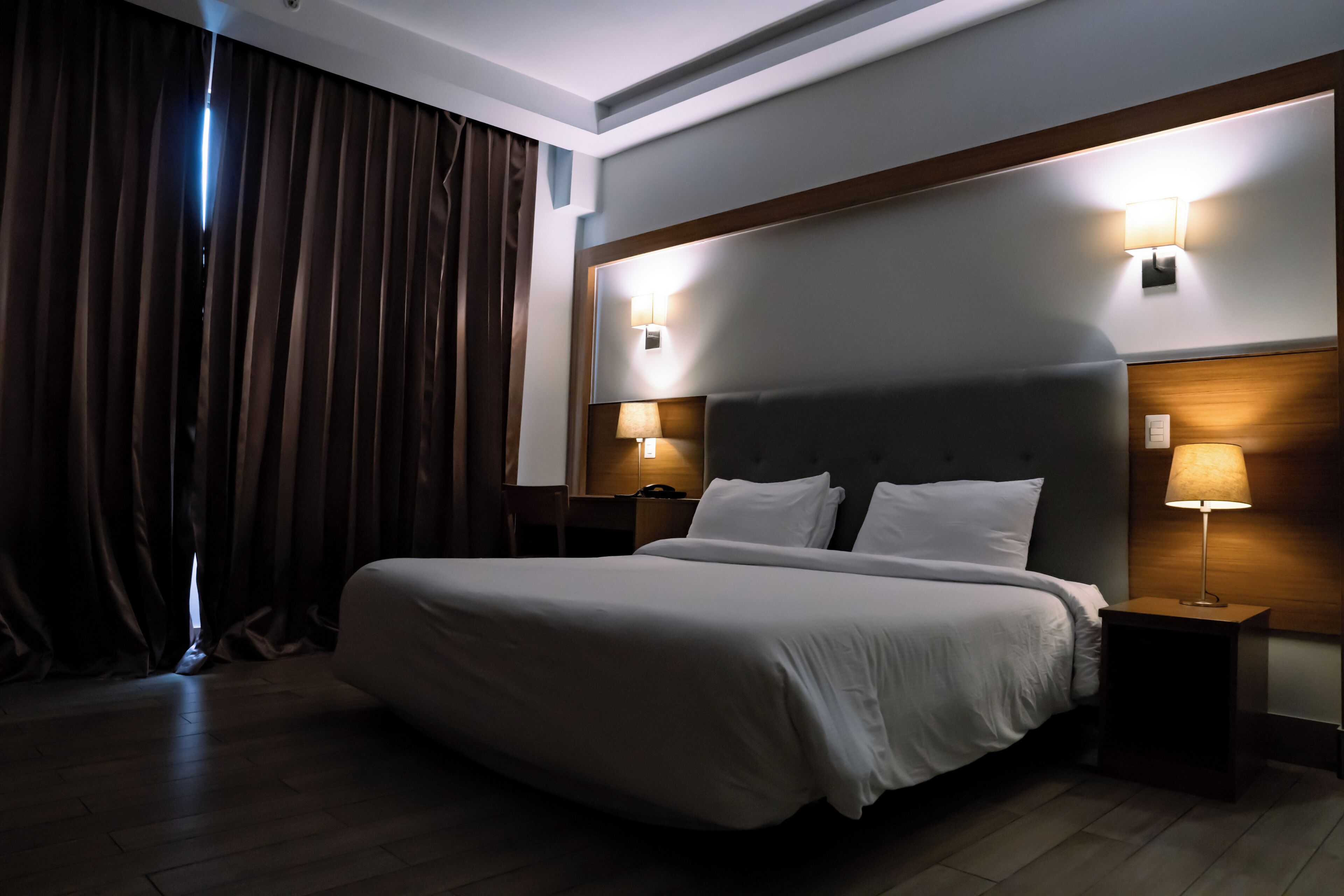 Habitación superior, 1 cama King size | Ropa de cama de alta calidad y caja de seguridad en la habitación 