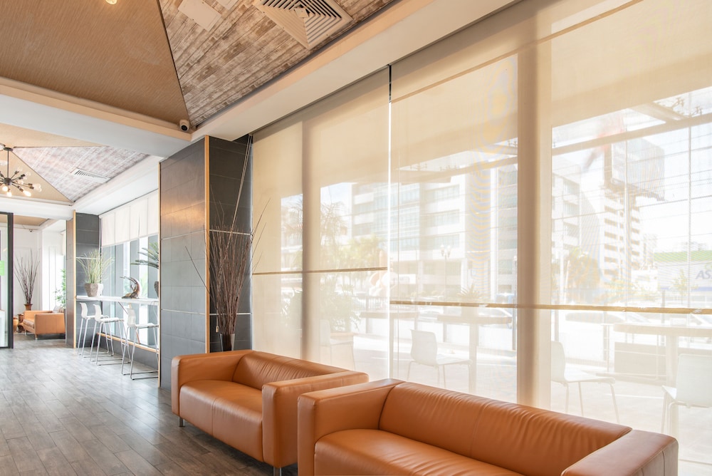 Weston Suites Hotels by null