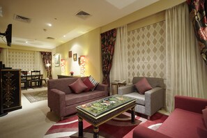 Ropa de cama de alta calidad y minibar 