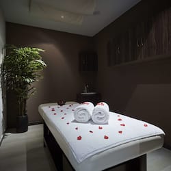 Ropa de cama de alta calidad y minibar
