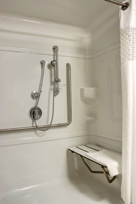 Hampton Inn by Hilton Brampton Toronto - Image 6