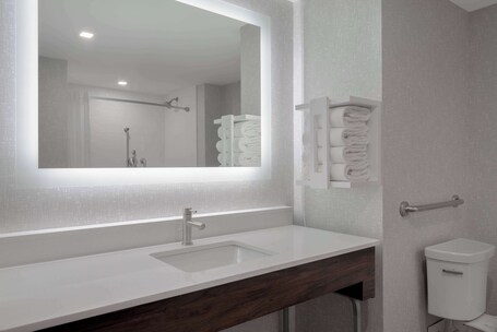 Hampton Inn by Hilton Brampton Toronto - Image 19