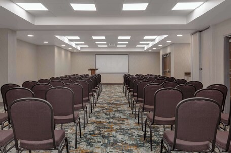 Hampton Inn by Hilton Brampton Toronto - Image 20