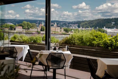 2 restaurants servant le petit déjeuner, spécialités Cuisine scandinave