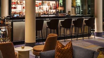 2 bars/lounges, rooftop bar
