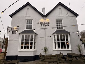 Double Room, Ensuite | Exterior - The Black Swan (Helston)