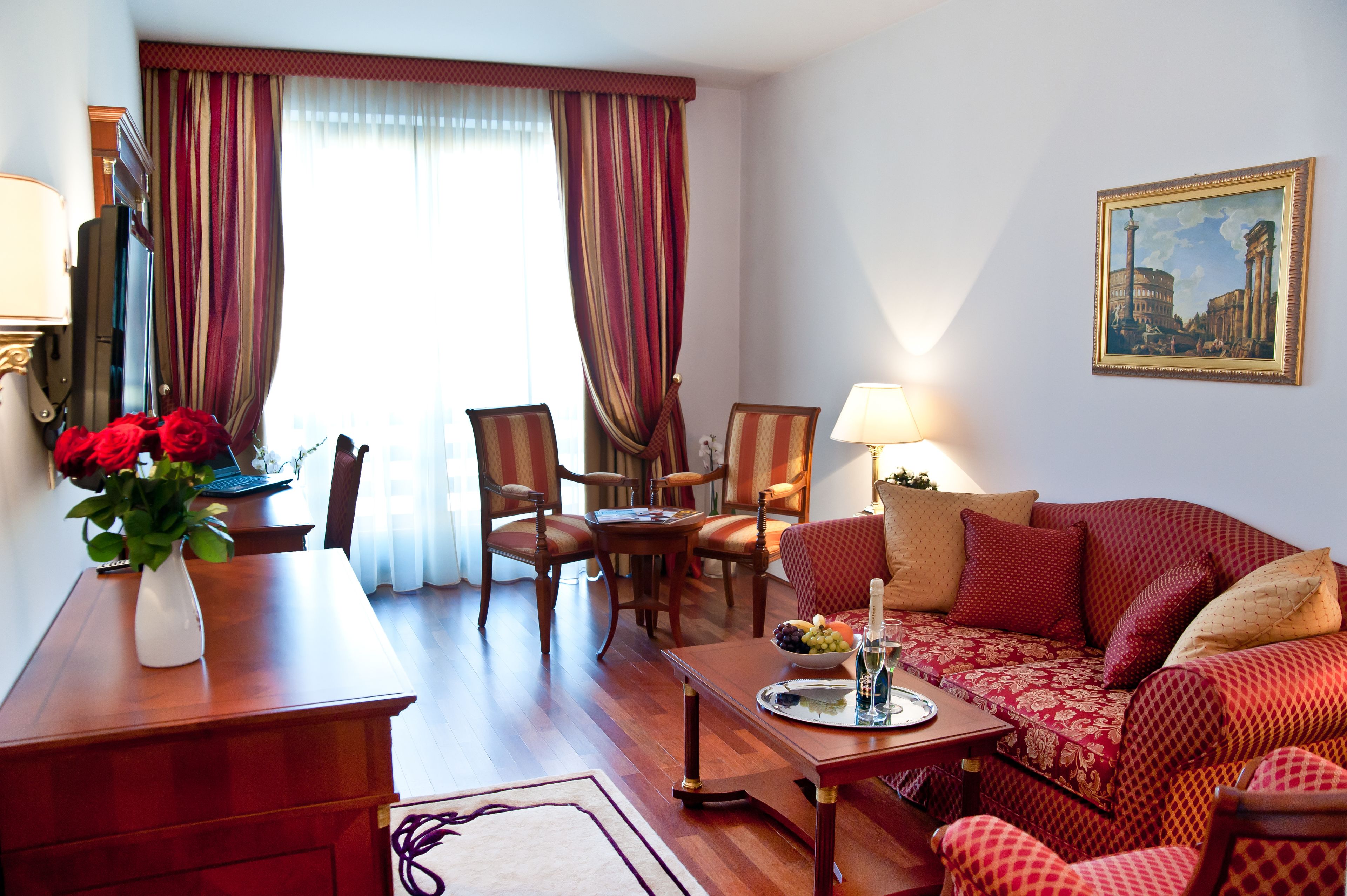 Executive Suite, City View | Living area | 80-cm LCD TV with cable channels, TV