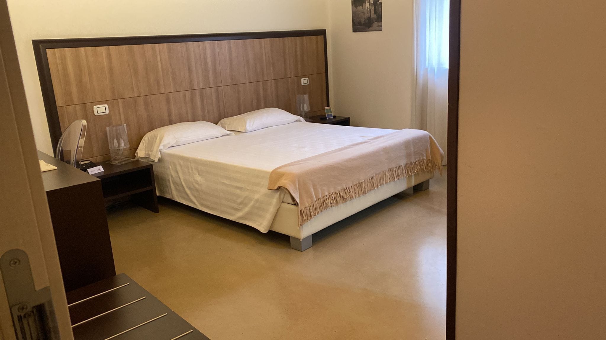 minibar, in-room safe, soundproofing, free wifi