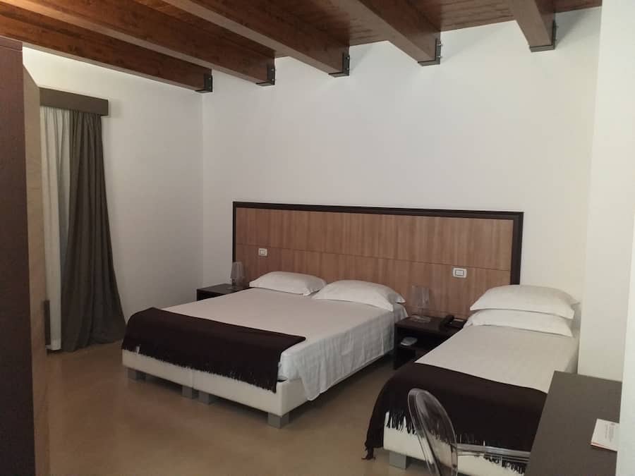 Minibar, coffres-forts dans les chambres, chambres insonorisées