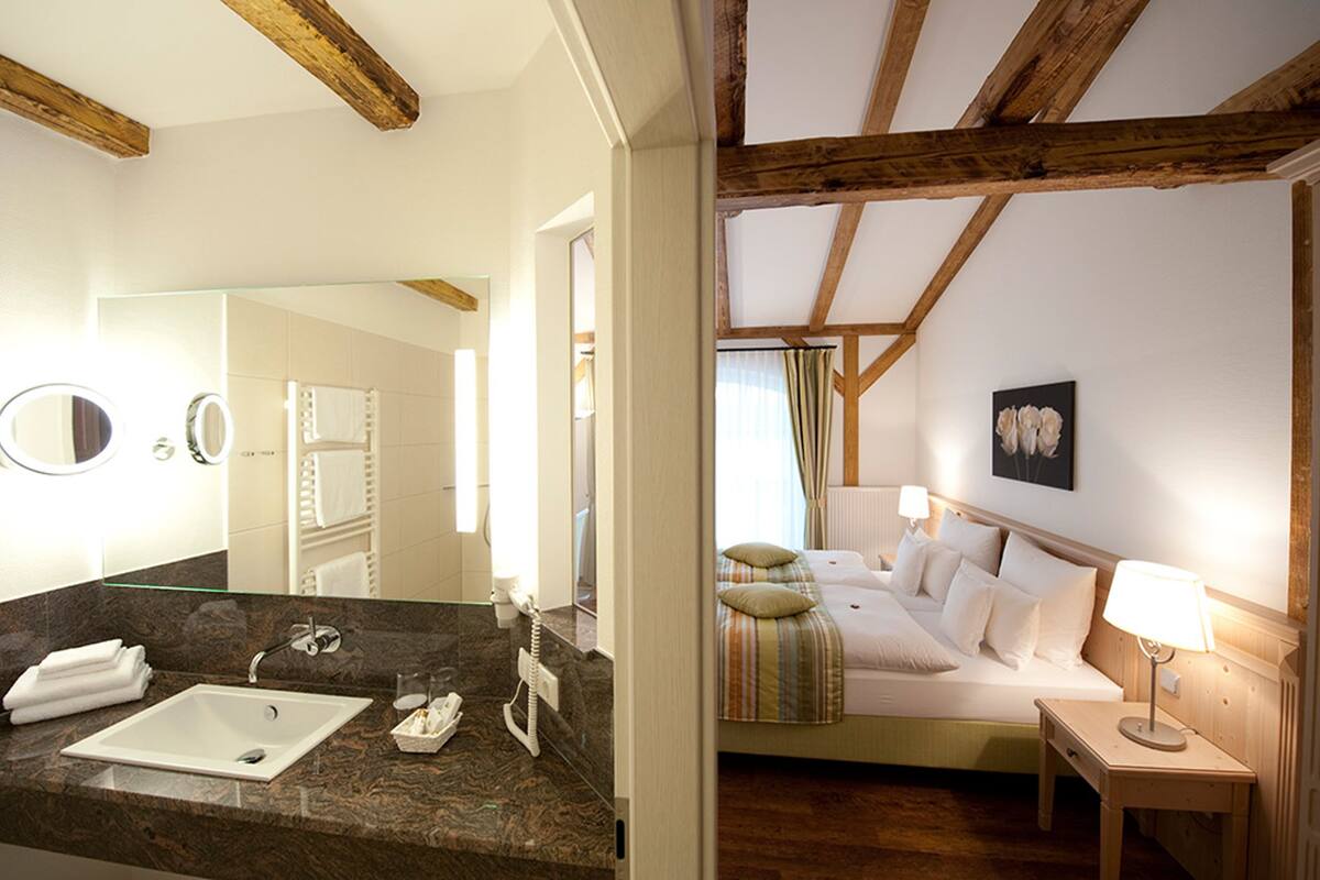 double room, balcony | hypo-allergenic bedding, in-room safe, individually decorated